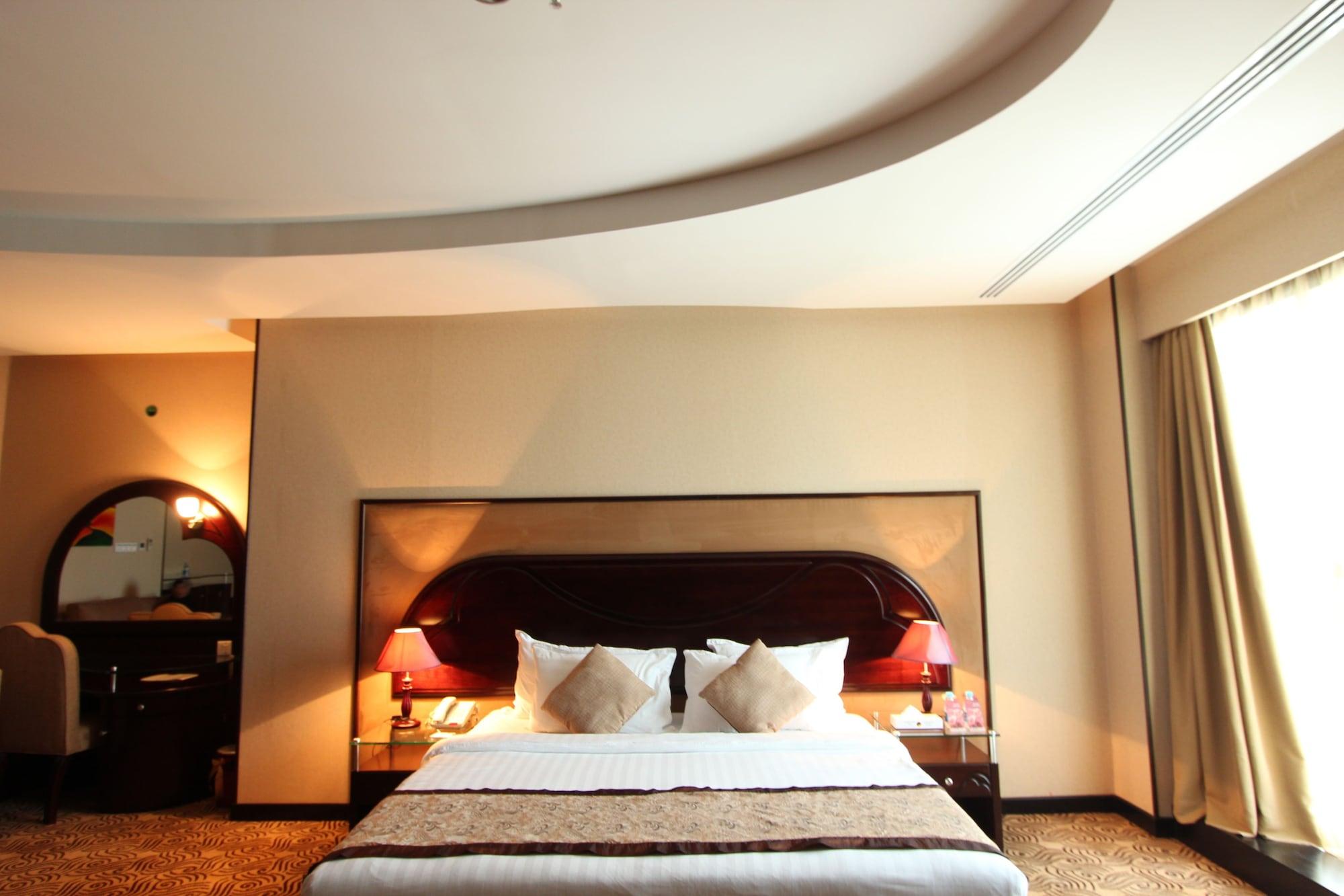 Awaliv International Hotel Ta'if Ngoại thất bức ảnh A bedroom at the hotel