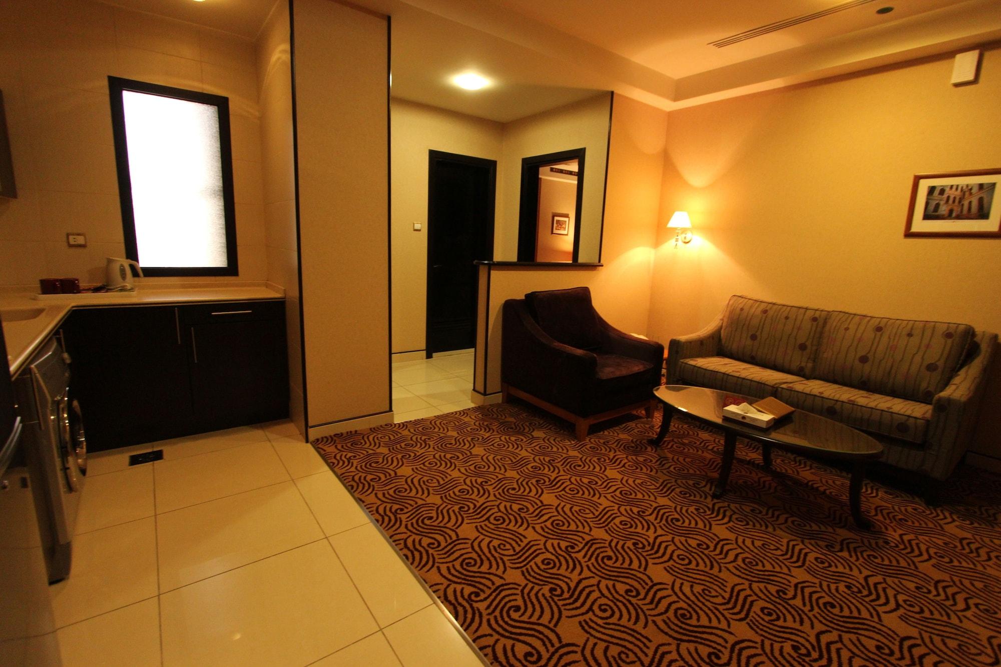 Awaliv International Hotel Ta'if Ngoại thất bức ảnh A suite at the hotel