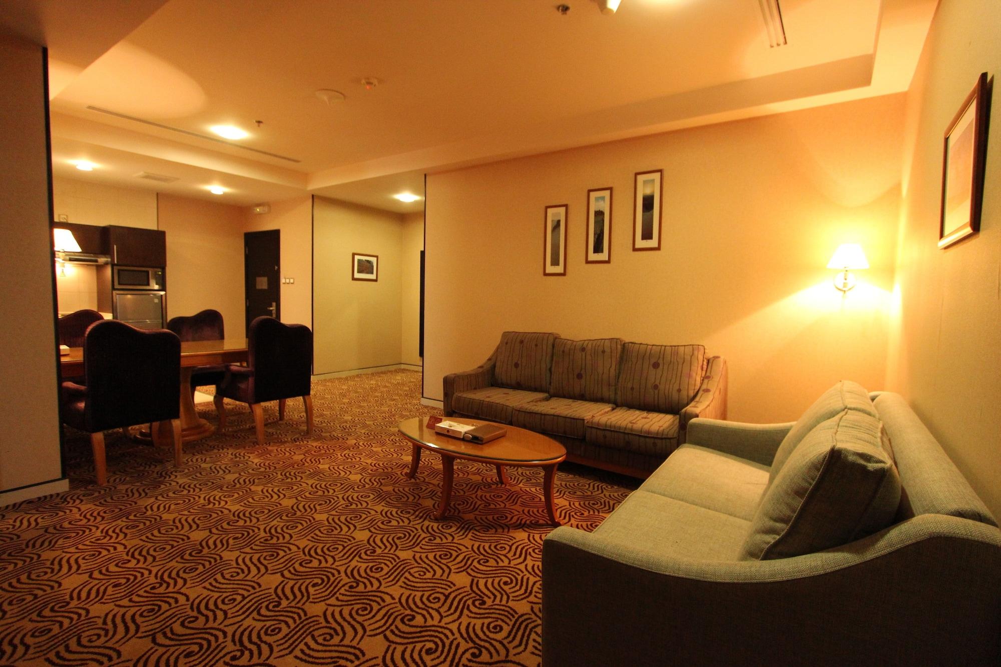 Awaliv International Hotel Ta'if Ngoại thất bức ảnh A suite at the hotel