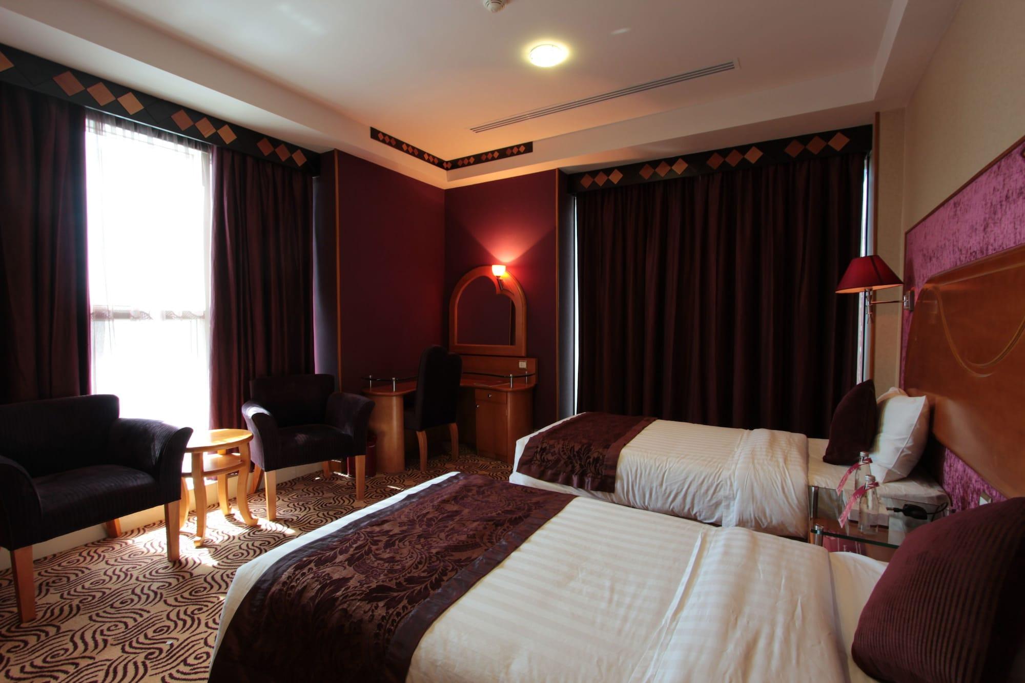 Awaliv International Hotel Ta'if Ngoại thất bức ảnh A room at the hotel
