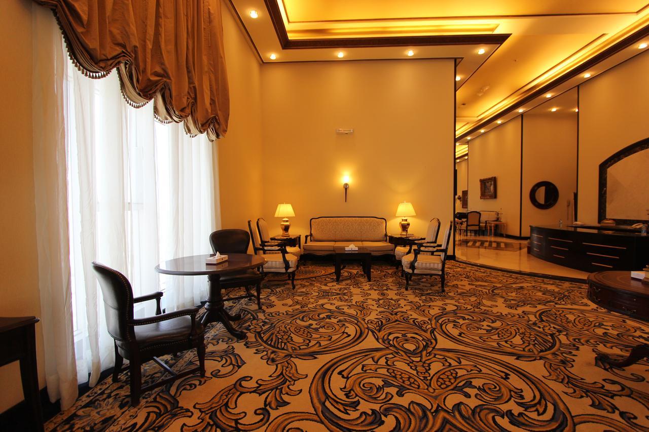 Awaliv International Hotel Ta'if Ngoại thất bức ảnh A suite at the hotel